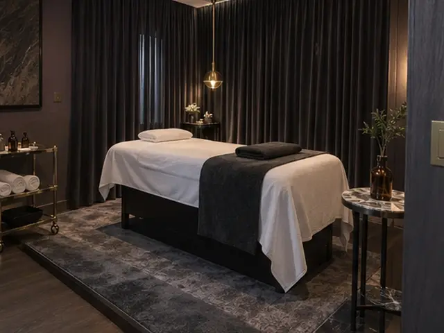 Perdeli, loş ışıklı masaj odası — Kavaklı, Masaj Salonun